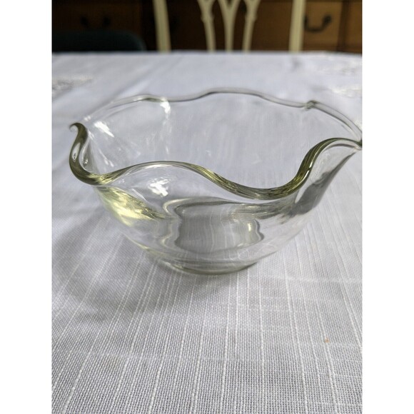 Vintage Clear Glass Dip/Dessert Bowl Yellow Tint Scalloped Edges MCM 5.25 inch - Picture 1 of 12